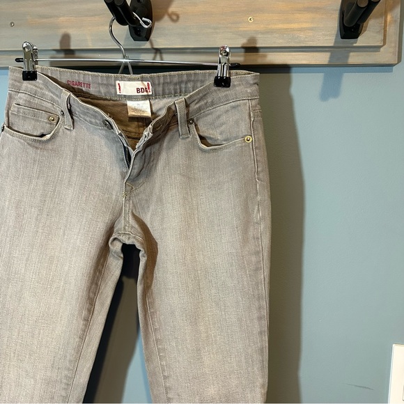Urban Outfitters BDG Cigarette Jeans in Light Grey Denim - Picture 4 of 9